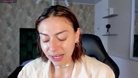  April  online show from 01-10-26, 12:18