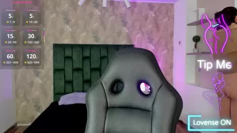  April  online show from 01-12-26, 01:38