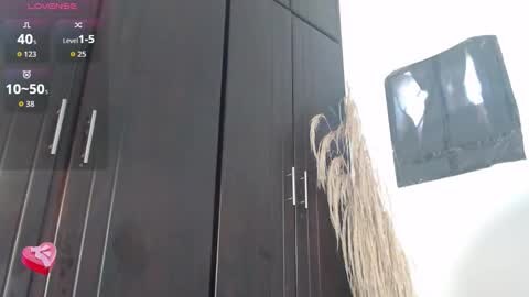          online show from 10-23-25, 01:10