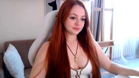 Snapshot of aprillewy chatting on 11-14-25, 07:18 April online show from 11-14-25, 07:18