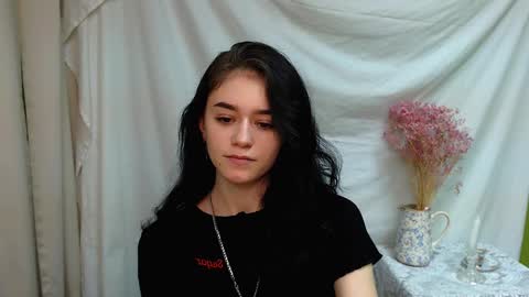 Snapshot of aprillswift_ chatting on 12-29-24, 01:38 Aprill online show from 12-29-24, 01:38