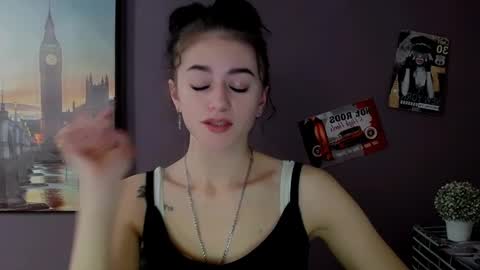 Snapshot of aprillswift_ chatting on 02-12-25, 02:43 Aprill online show from 02-12-25, 02:43