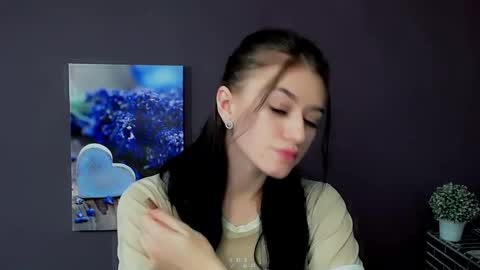 Snapshot of aprillswift_ chatting on 02-26-25, 03:30 Aprill online show from 02-26-25, 03:30