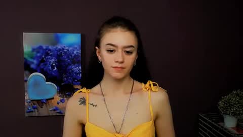 Snapshot of aprillswift_ chatting on 03-10-25, 11:21 Aprill online show from 03-10-25, 11:21