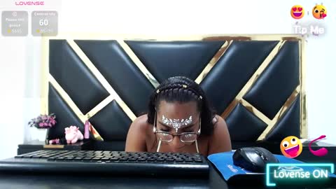 Snapshot of aprilycrystal chatting on 04-08-26, 11:43 april y crystal online show from 04-08-26, 11:43