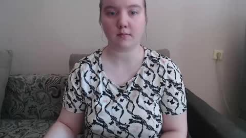 Snapshot of aquanarmin chatting on 04-28-26, 04:39 Josefin online show from 04-28-26, 04:39