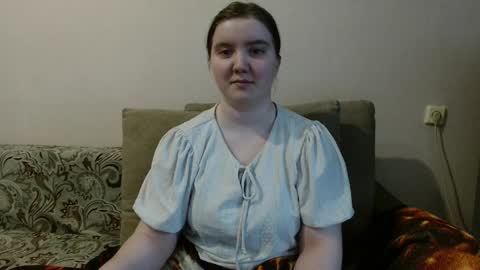 Snapshot of aquanarmin chatting on 05-19-26, 12:33 Josefin online show from 05-19-26, 12:33