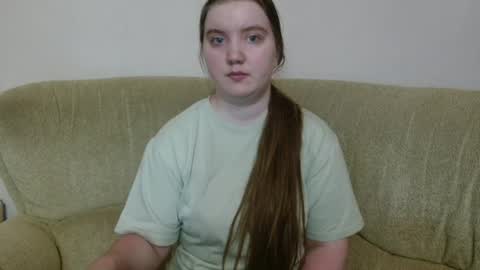 Snapshot of aquanarmin chatting on 07-12-26, 04:58 Josefin online show from 07-12-26, 04:58