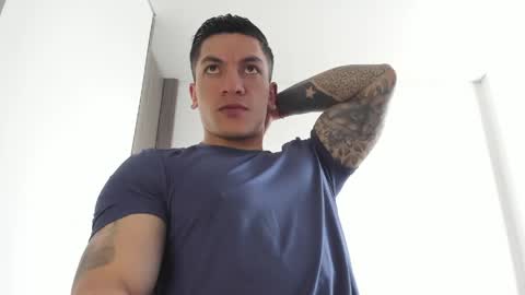 Snapshot of aquiles_51 chatting on 05-01-26, 06:01 Jonathan online show from 05-01-26, 06:01
