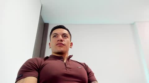 Snapshot of aquiles_51 chatting on 05-28-26, 06:05 Jonathan online show from 05-28-26, 06:05