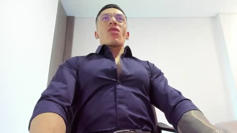 Snapshot of aquiles_51 chatting on 06-12-26, 05:45 Jonathan online show from 06-12-26, 05:45