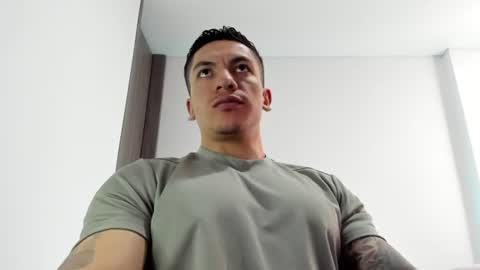 Snapshot of aquiles_51 chatting on 07-07-26, 05:50 Jonathan online show from 07-07-26, 05:50
