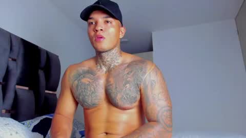 Snapshot of aquiles_elpapi chatting on 06-07-26, 07:17 AquilesElpapi online show from 06-07-26, 07:17