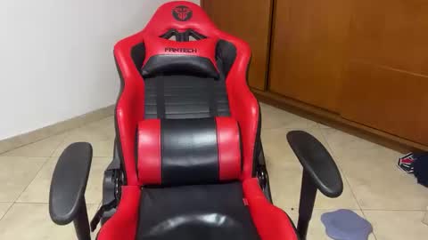 Snapshot of aquilesmade chatting on 12-17-24, 12:45 Aquilesmade online show from 12-17-24, 12:45