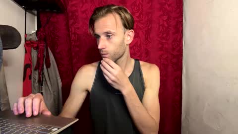 Snapshot of aquilesmade chatting on 10-12-25, 07:24 Aquilesmade online show from 10-12-25, 07:24