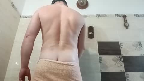 aquinn2000 online show from 02-26-25, 06:37