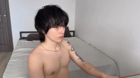 Snapshot of ar1zze chatting on 04-18-26, 09:02 zik and kris online show from 04-18-26, 09:02