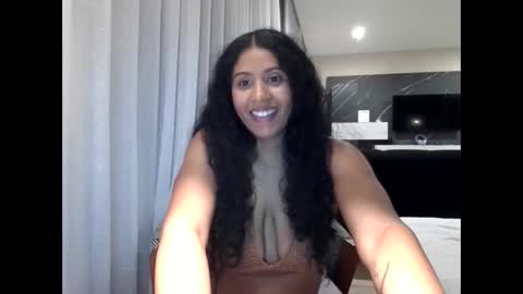 Snapshot of arabiangoddess3 chatting on 06-06-26, 05:06 Monet online show from 06-06-26, 05:06