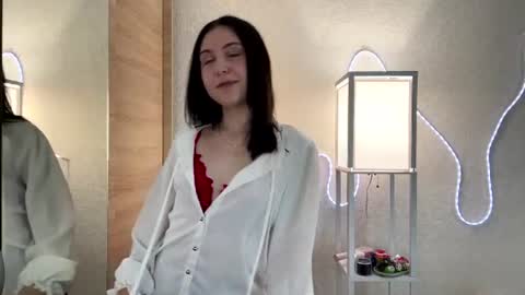 Snapshot of arabunyan chatting on 06-22-26, 04:26 Emi online show from 06-22-26, 04:26