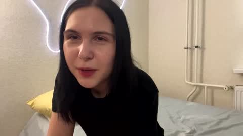 Snapshot of arabunyan chatting on 06-25-26, 04:22 Emi online show from 06-25-26, 04:22