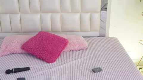   online show from 02-12-25, 08:27