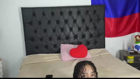 Snapshot of aradia_01 chatting on 07-18-26, 07:23 online show from 07-18-26, 07:23