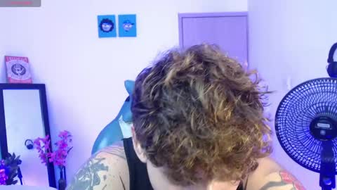 Snapshot of ares_blue chatting on 05-05-26, 11:29 ares blue online show from 05-05-26, 11:29