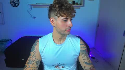 Snapshot of ares_blue chatting on 05-18-26, 01:17 ares blue online show from 05-18-26, 01:17