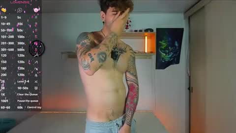Snapshot of ares_blue chatting on 06-26-26, 04:33 ares blue online show from 06-26-26, 04:33