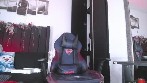 Snapshot of ares_xxxx chatting on 12-21-24, 02:26 ARES online show from 12-21-24, 02:26