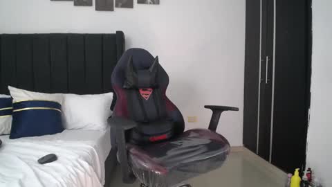 Snapshot of ares_xxxx chatting on 01-26-25, 03:25 ARES online show from 01-26-25, 03:25