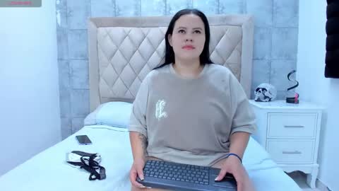 Snapshot of aresandgabby chatting on 09-13-25, 12:38 Ares And Gabby online show from 09-13-25, 12:38