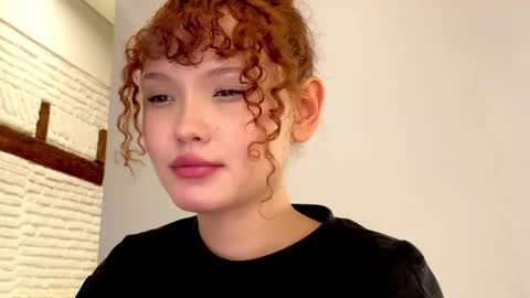 Snapshot of aresha_viree chatting on 05-16-26, 07:56 Aresha online show from 05-16-26, 07:56