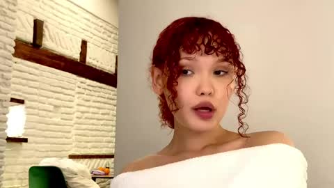 Snapshot of aresha_viree chatting on 05-24-26, 12:04 Aresha online show from 05-24-26, 12:04