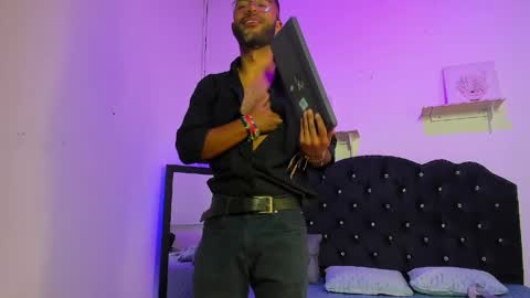 Snapshot of arez_vortex_ chatting on 05-19-26, 09:21 Alex Cortez online show from 05-19-26, 09:21