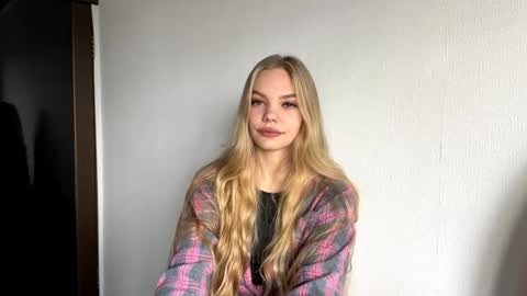 Snapshot of argeliaboivin chatting on 11-03-25, 06:14 Amelia online show from 11-03-25, 06:14