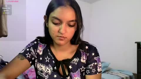 Snapshot of ari_20_ chatting on 05-30-26, 07:33 Bella online show from 05-30-26, 07:33