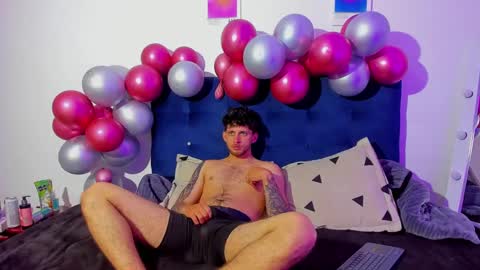 Ari and loggan online show from 12-22-24, 07:31