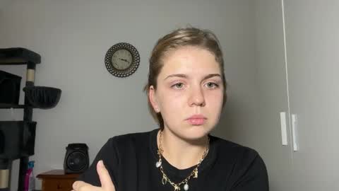 Snapshot of ari_crystal chatting on 02-04-26, 01:17 ari_crystal online show from 02-04-26, 01:17