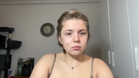 Snapshot of ari_crystal chatting on 02-18-26, 04:47 ari_crystal online show from 02-18-26, 04:47