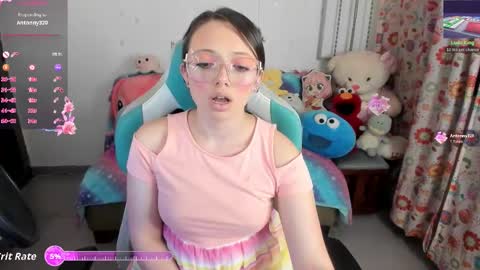 Linda online show from 03-03-26, 01:23