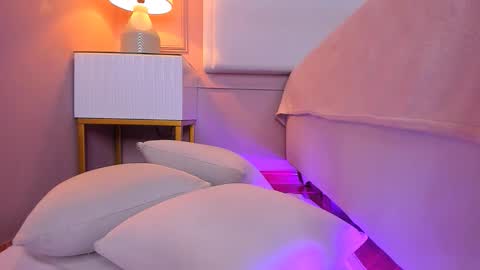 Aria  online show from 01-14-26, 02:17