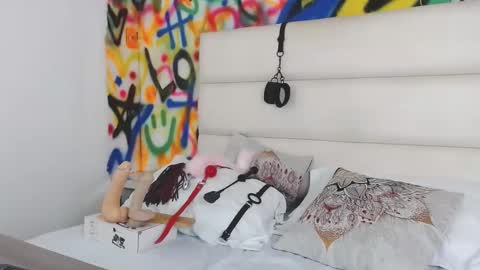 Snapshot of aria_martiin chatting on 12-23-24, 03:23 aria online show from 12-23-24, 03:23