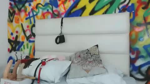 Snapshot of aria_martiin chatting on 03-06-25, 06:05 aria online show from 03-06-25, 06:05