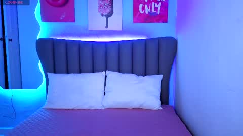 Snapshot of aria_russo chatting on 06-12-26, 03:00 Aria online show from 06-12-26, 03:00