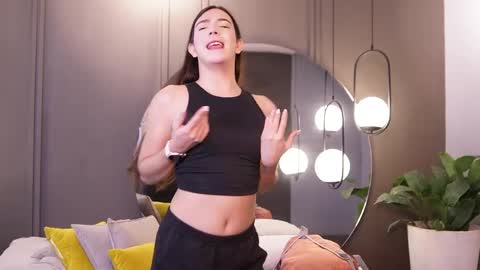 Ariaa online show from 04-15-26, 06:48