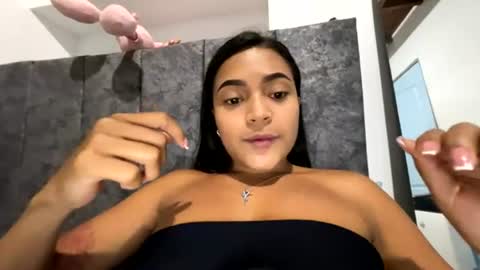 Snapshot of ariaanaa_grey chatting on 08-04-26, 02:26 ariaanaa_grey online show from 08-04-26, 02:26