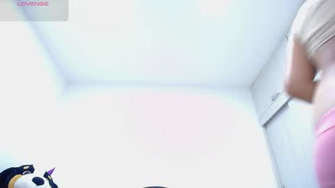 Snapshot of ariacoral chatting on 06-30-26, 01:23 ariacoral online show from 06-30-26, 01:23