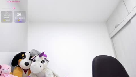 Snapshot of ariacoral chatting on 07-10-26, 01:25 ariacoral online show from 07-10-26, 01:25