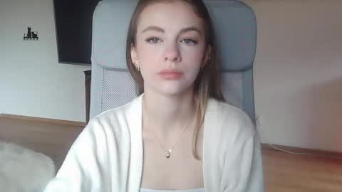 AriaCreazy online show from 10-17-25, 08:39